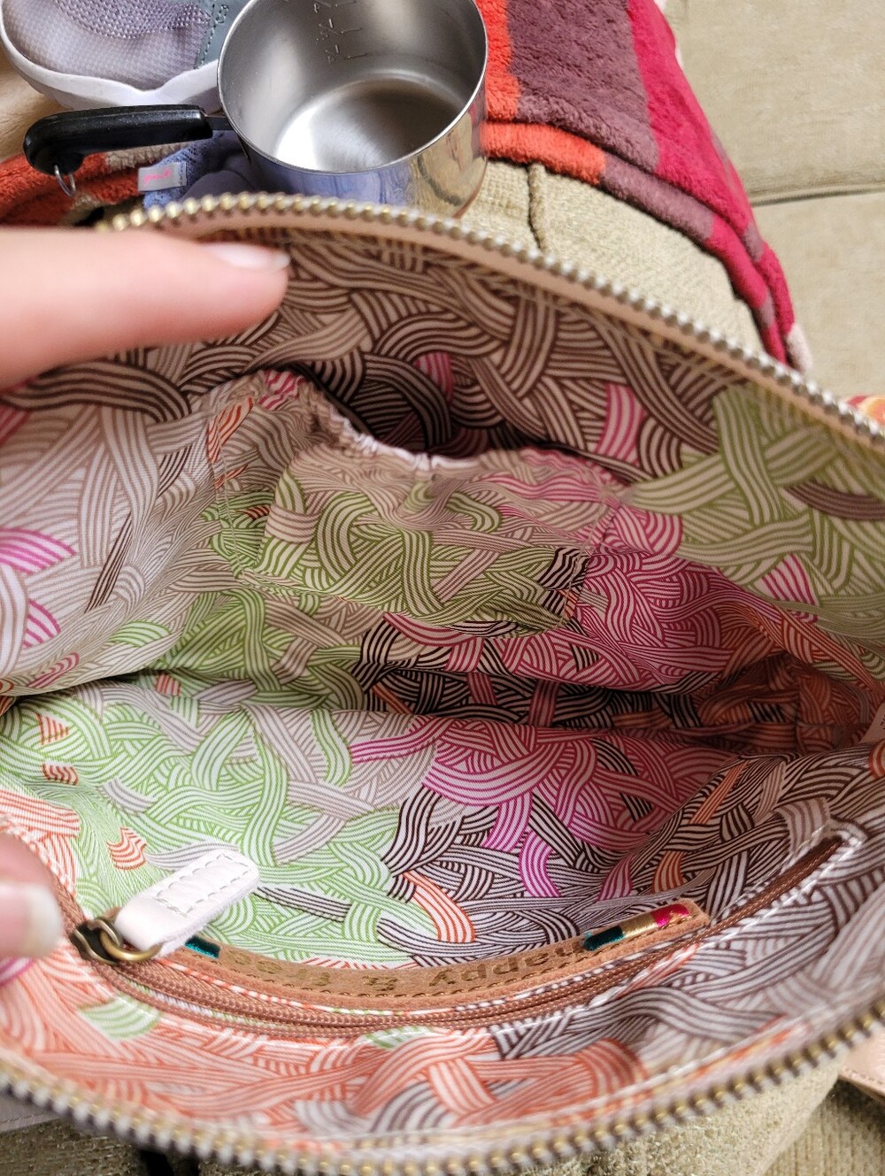 The Sak Pebbled Leather Crossbody Shoulder Bag - Cream - Picture 5 of 6